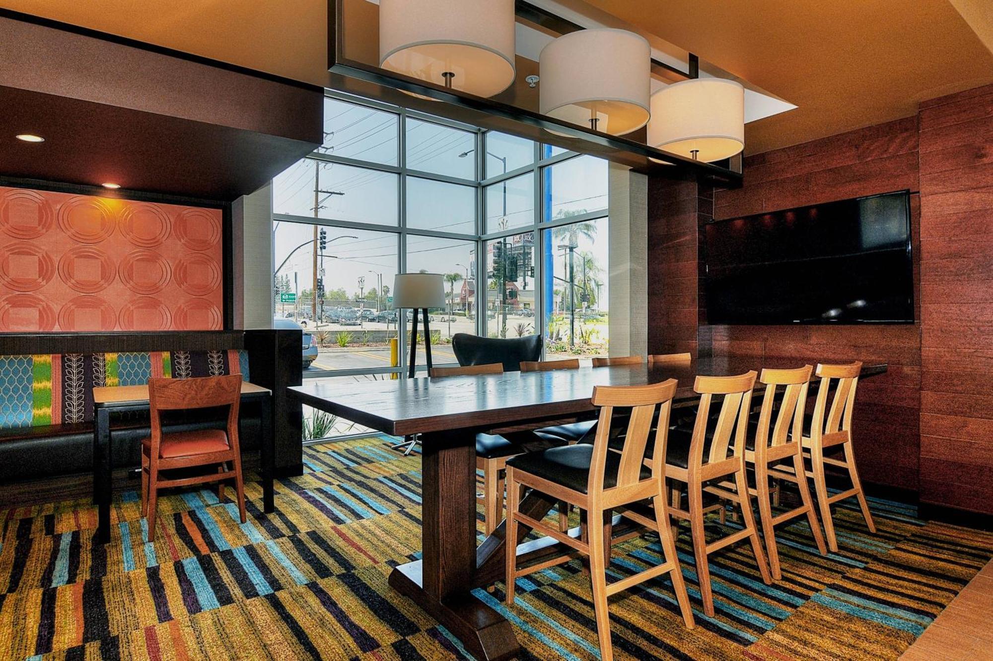 Fairfield Inn & Suites By Marriott Los Angeles Розмид Экстерьер фото