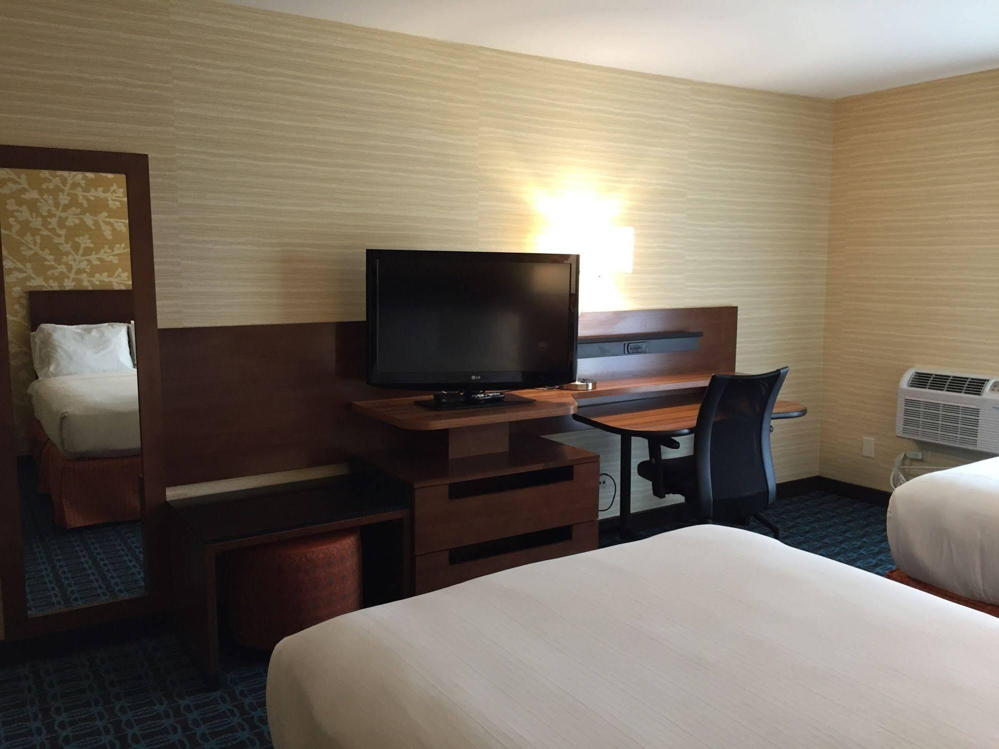 Fairfield Inn & Suites By Marriott Los Angeles Розмид Экстерьер фото